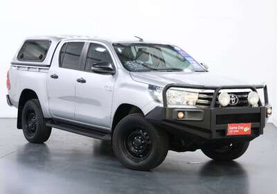 2018 TOYOTA HILUX SR (4X4)