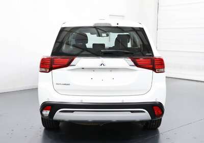 2021 MITSUBISHI OUTLANDER ES 7 SEAT (AWD)