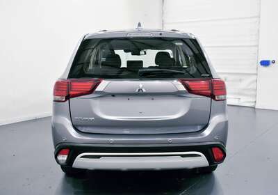 2021 MITSUBISHI OUTLANDER ES 7 SEAT (AWD)