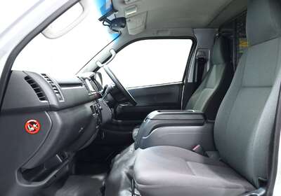 2017 TOYOTA HIACE LWB