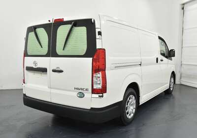 2024 TOYOTA HIACE LWB