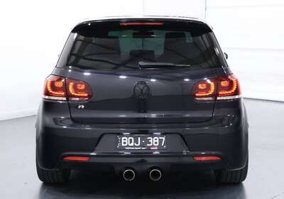 2011 VOLKSWAGEN GOLF R