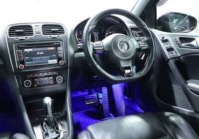 2011 VOLKSWAGEN GOLF R