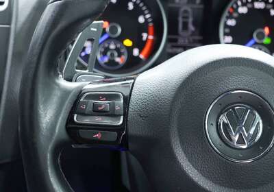 2011 VOLKSWAGEN GOLF R