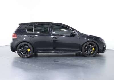 2011 VOLKSWAGEN GOLF R