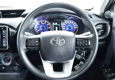 2019 TOYOTA HILUX SR HI-RIDER