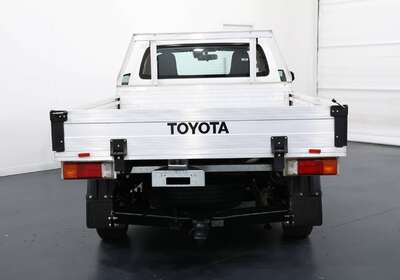 2022 TOYOTA HILUX WORKMATE (4X2)