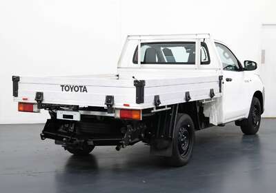 2022 TOYOTA HILUX WORKMATE (4X2)