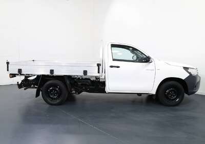 2022 TOYOTA HILUX WORKMATE (4X2)