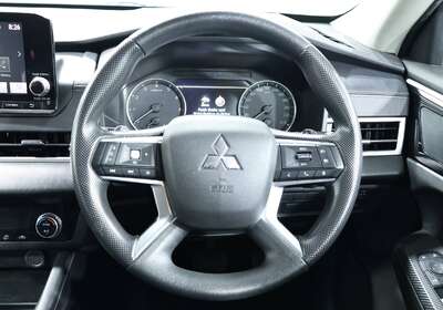 2023 MITSUBISHI OUTLANDER ES 5 SEAT (2WD)