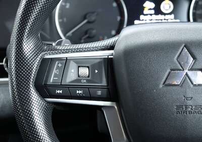 2023 MITSUBISHI OUTLANDER ES 5 SEAT (2WD)