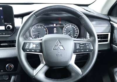 2022 MITSUBISHI OUTLANDER LS 7 SEAT (2WD)