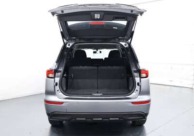 2023 MITSUBISHI OUTLANDER LS 7 SEAT (2WD)