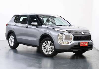 2023 MITSUBISHI OUTLANDER LS 7 SEAT (2WD)
