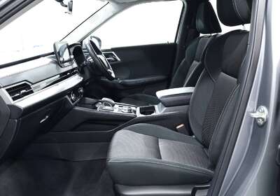 2023 MITSUBISHI OUTLANDER LS 7 SEAT (2WD)