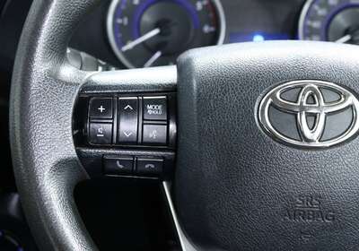 2018 TOYOTA HILUX SR (4X4)