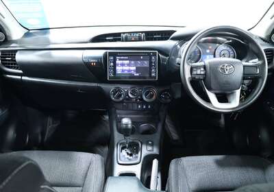 2018 TOYOTA HILUX SR (4X4)