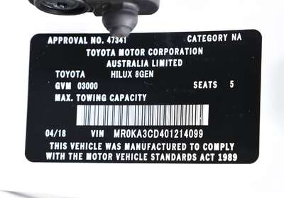 2018 TOYOTA HILUX SR (4X4)