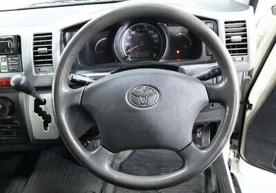 2013 TOYOTA HIACE KDH201 FREEZER AUTO -22C