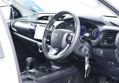 2019 TOYOTA HILUX SR HI-RIDER