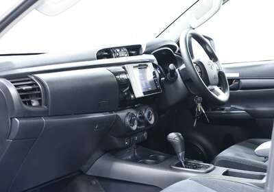 2019 TOYOTA HILUX SR HI-RIDER