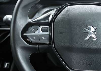 2023 PEUGEOT 2008 ALLURE