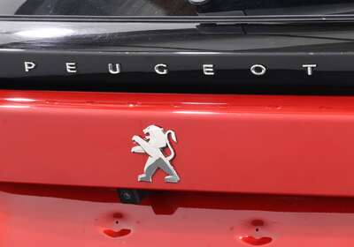 2023 PEUGEOT 2008 ALLURE