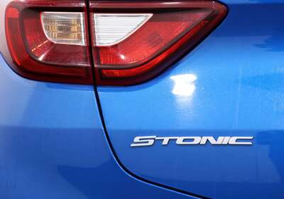 2022 KIA STONIC S