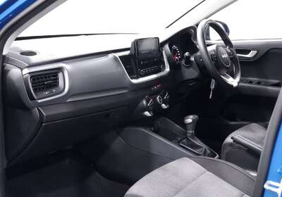 2022 KIA STONIC S