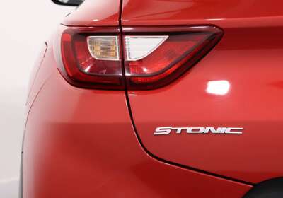 2022 KIA STONIC S