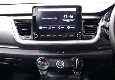 2022 KIA STONIC S