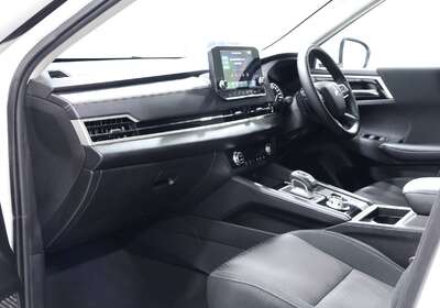 2024 MITSUBISHI OUTLANDER ES 7 SEAT (2WD)