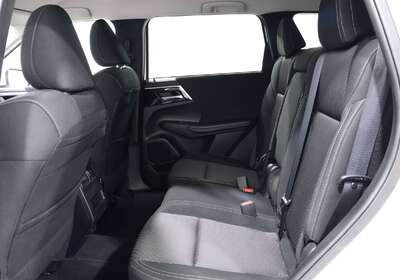2024 MITSUBISHI OUTLANDER ES 7 SEAT (2WD)