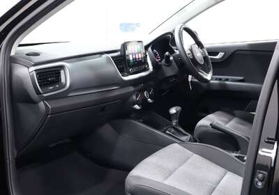 2023 KIA STONIC S