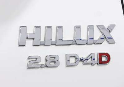 2020 TOYOTA HILUX SR (4X4)