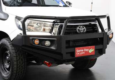 2020 TOYOTA HILUX SR (4X4)