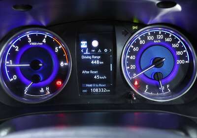 2020 TOYOTA HILUX SR (4X4)