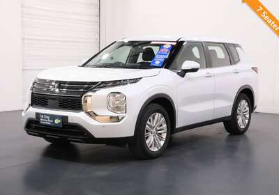 2023 MITSUBISHI OUTLANDER LS 7 SEAT (2WD)