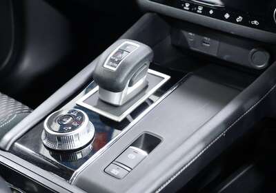 2023 MITSUBISHI OUTLANDER ES 7 SEAT (2WD)
