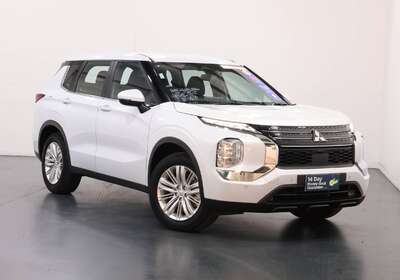 2023 MITSUBISHI OUTLANDER ES 7 SEAT (2WD)