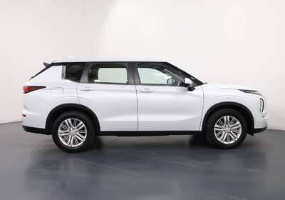2023 MITSUBISHI OUTLANDER ES 7 SEAT (2WD)