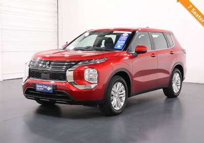 2024 MITSUBISHI OUTLANDER LS 7 SEAT (2WD)
