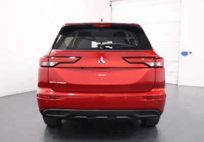 2024 MITSUBISHI OUTLANDER ES 7 SEAT (2WD)