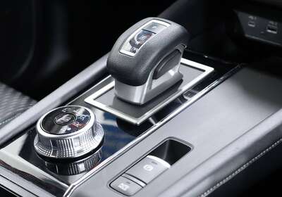 2024 MITSUBISHI OUTLANDER ES 7 SEAT (2WD)
