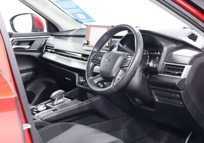2024 MITSUBISHI OUTLANDER ES 7 SEAT (2WD)