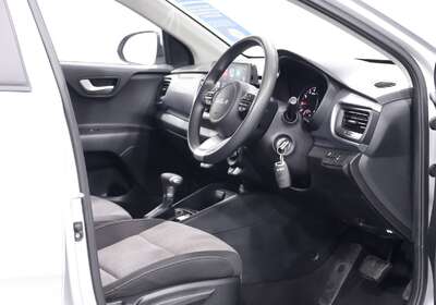 2022 KIA STONIC S
