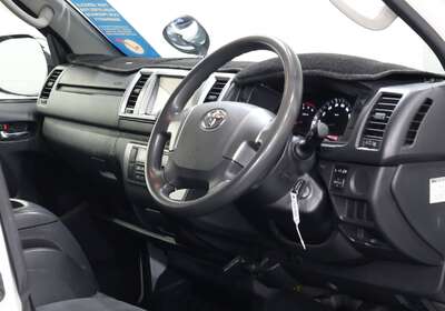 2016 TOYOTA HIACE SUPER GL 4WD  5 SEATS