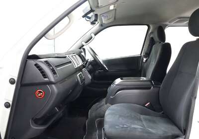 2016 TOYOTA HIACE SUPER GL 4WD  5 SEATS