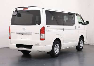 2016 TOYOTA HIACE SUPER GL 4WD  5 SEATS
