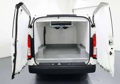 2025 TOYOTA HIACE LWB